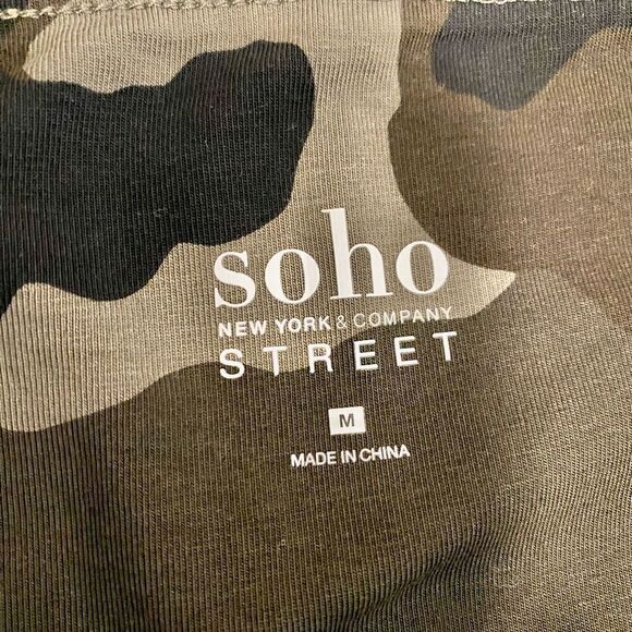 New York & Company Soho Street yoga pants green Camo size M with reflective LOVE - Picture 6 of 7